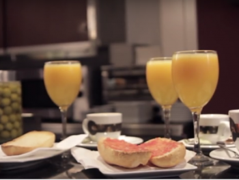 Апельсиновый сок будет бесплатным  на завтрак в Валенсии 