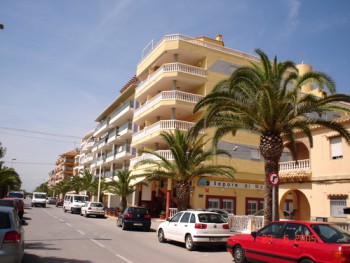 Рынок жилой недвижимости Испании упал в апреле на 8,6% после непрерывного роста в течение14 месяцев