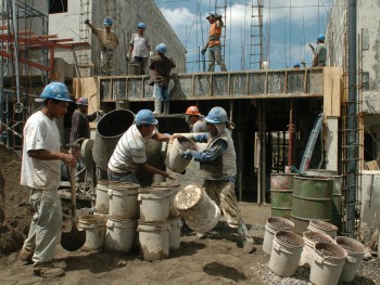 В Испании официально работают 1,87 млн. иностранцев