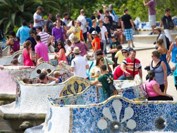 Иностранный турпоток в Испанию вырос в сентябре после двух месяцев падения