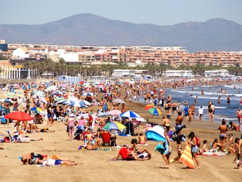 Средний иностранный турист тратил в мае на свой отдых в Испании 1030 евро 