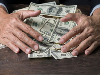 В Испании насчитывается 979 тысяч долларовых миллионеров