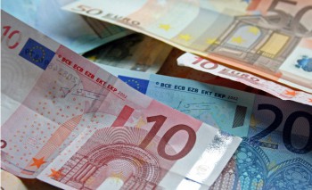 Какая зарплата у работников в Испании 