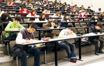 Каждый третий  школьник в Валенсии не сможет закончить обучение