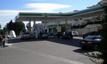 В Испании снизилась стоимость автомобильного топлива