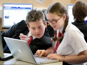 Испанка завещала 10 млн. евро на обучение бедных детей из своего города. 