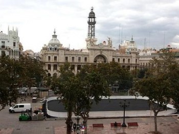 В начале декабря в Валенсии откроются два ледовых катка